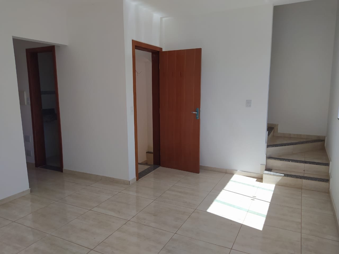 Casa à venda com 3 quartos, 120m² - Foto 3