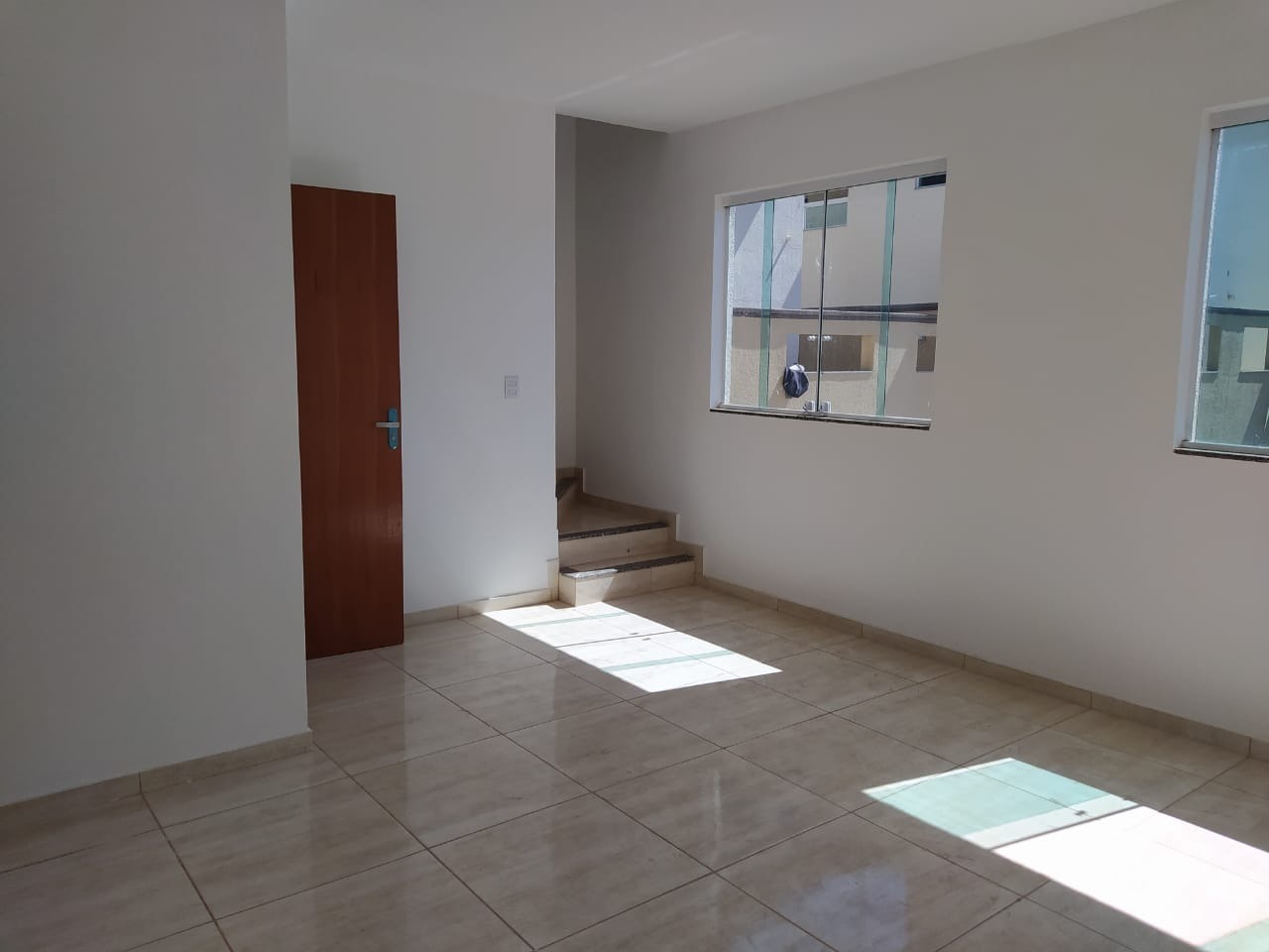 Casa à venda com 3 quartos, 120m² - Foto 2