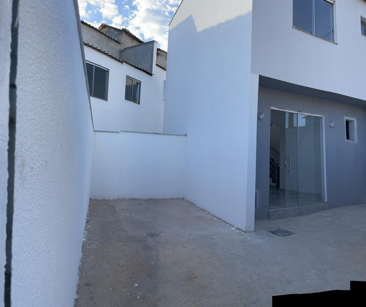 Casa à venda com 2 quartos, 80m² - Foto 2