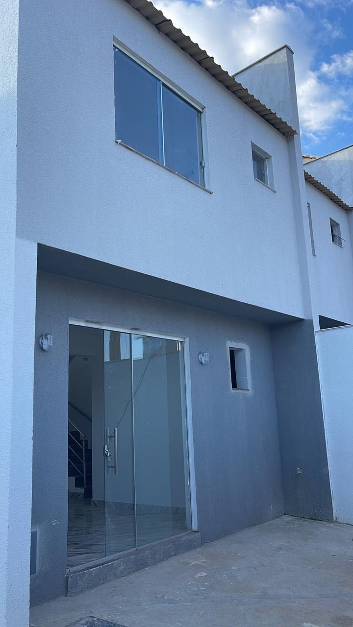 Casa à venda com 2 quartos, 80m² - Foto 3