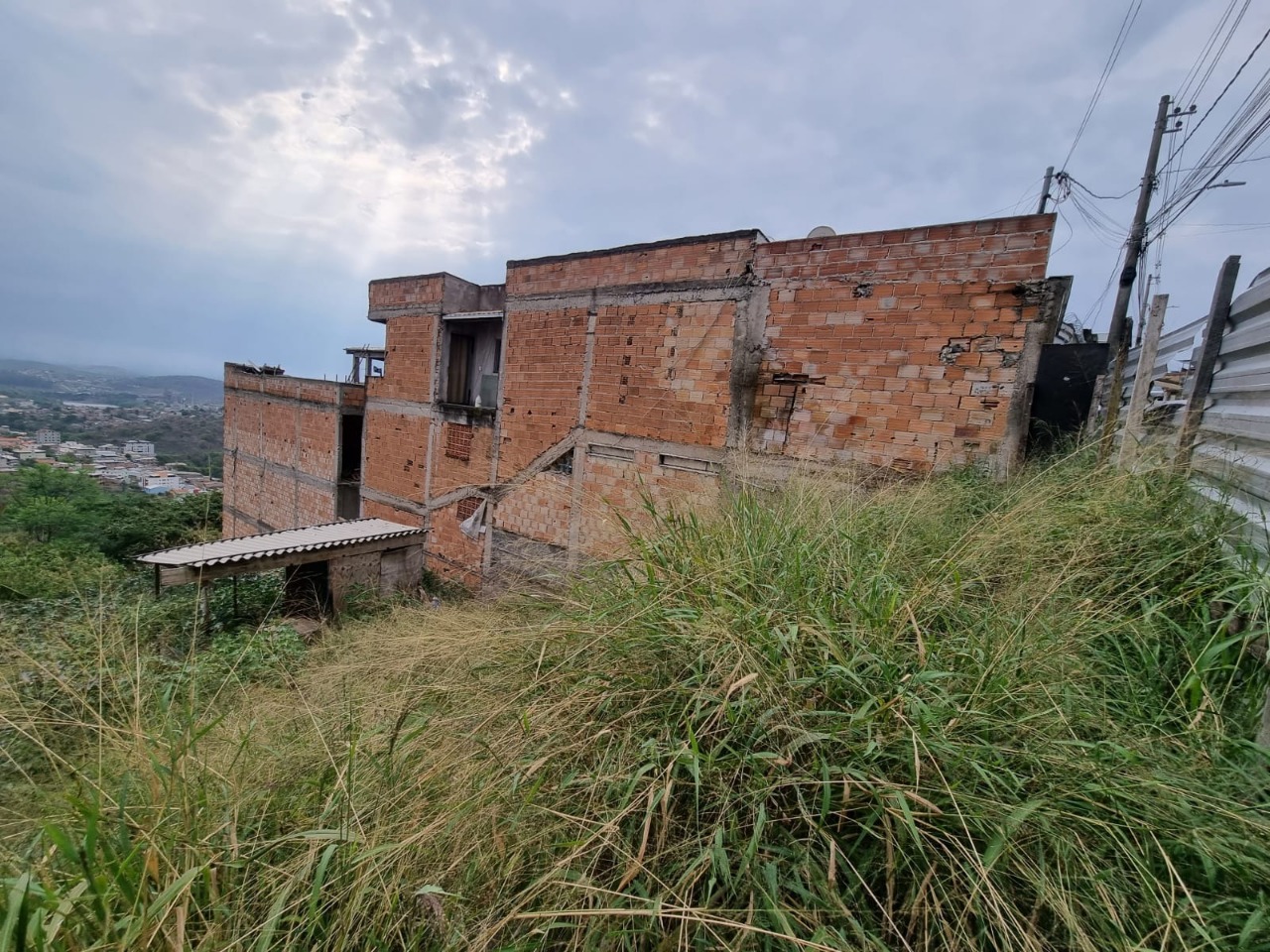 Lote / Terreno à venda em Ibirité, no bairro Palmeiras (Parque Durval De  Barros)