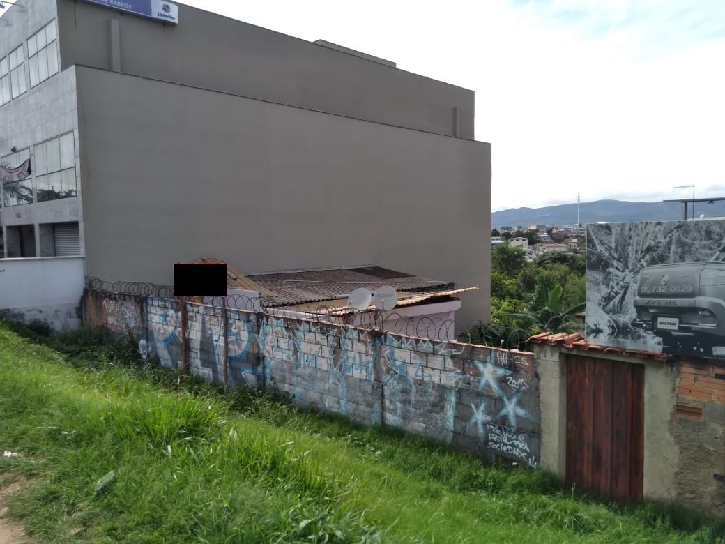 Terreno à venda, 450m² - Foto 1