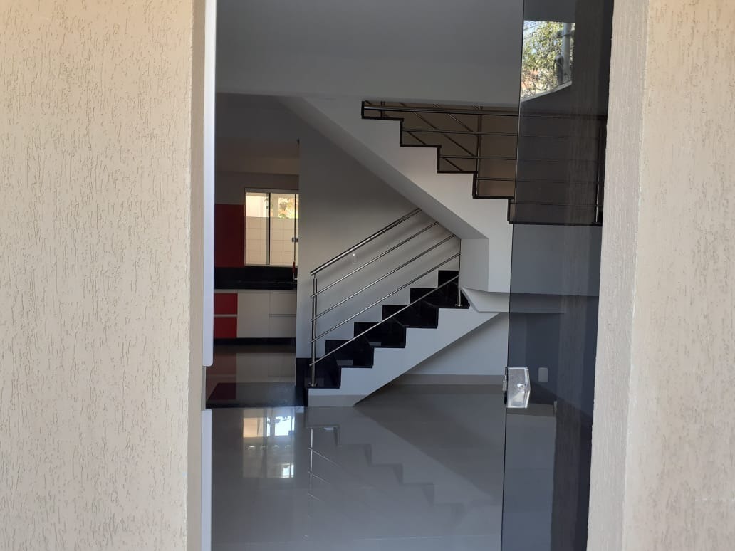 Casa à venda com 3 quartos, 150m² - Foto 4