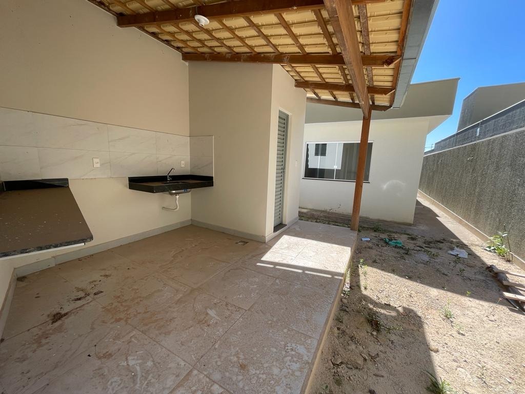 Casa à venda com 3 quartos, 100m² - Foto 7