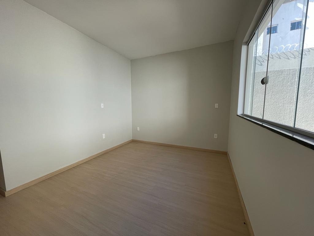 Casa à venda com 3 quartos, 100m² - Foto 17