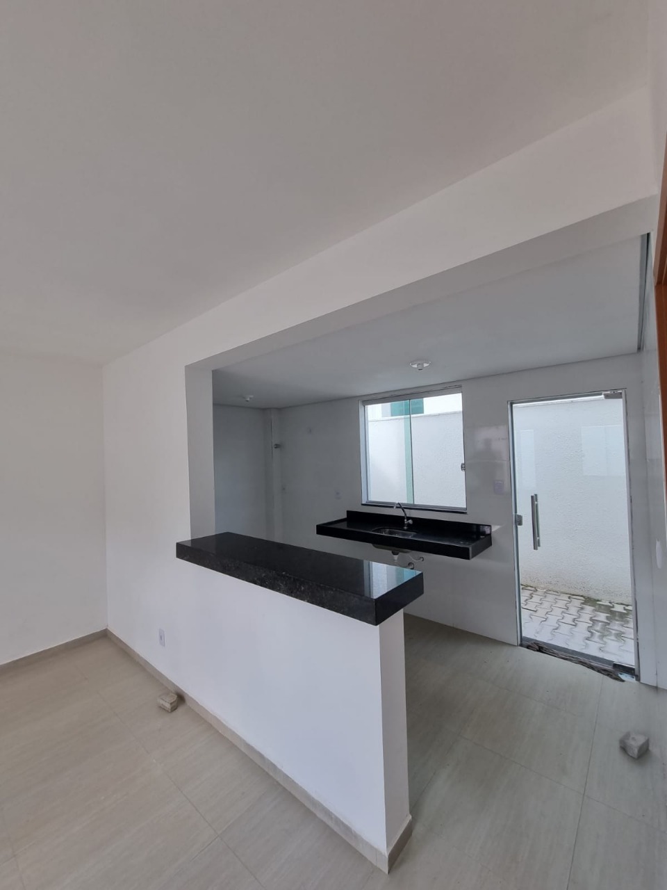 Casa à venda com 3 quartos, 74m² - Foto 2