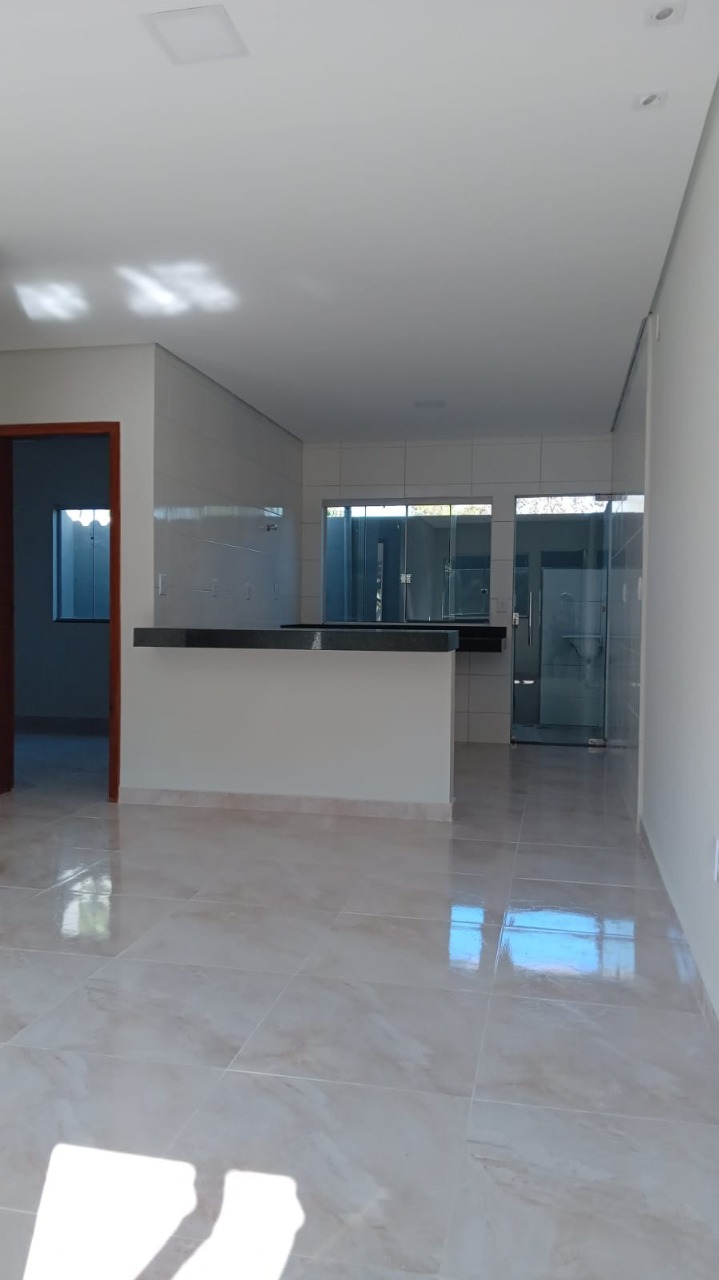 Casa à venda com 2 quartos, 60m² - Foto 4