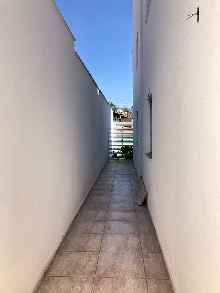 Apartamento à venda com 2 quartos, 61m² - Foto 2