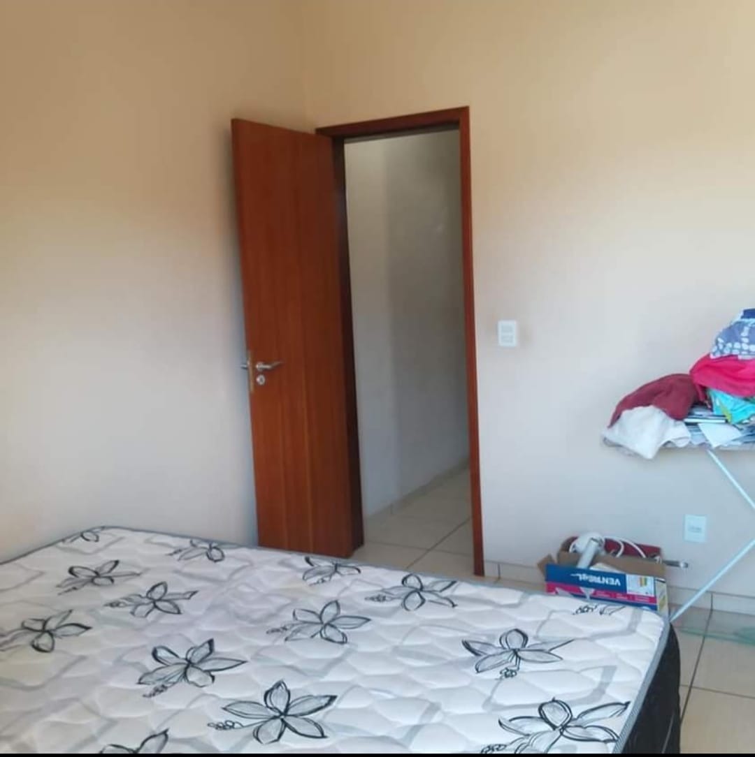 Casa à venda com 2 quartos, 60m² - Foto 5