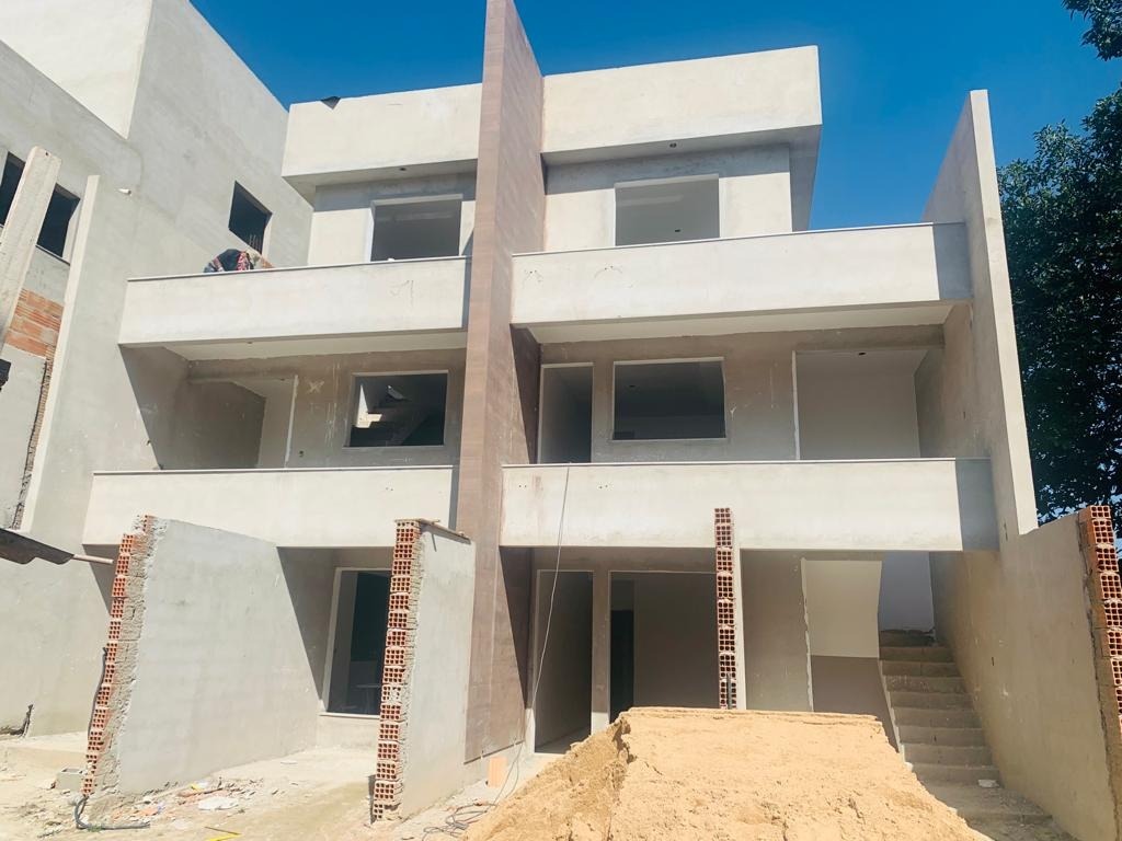 Casa à venda com 3 quartos, 160m² - Foto 1