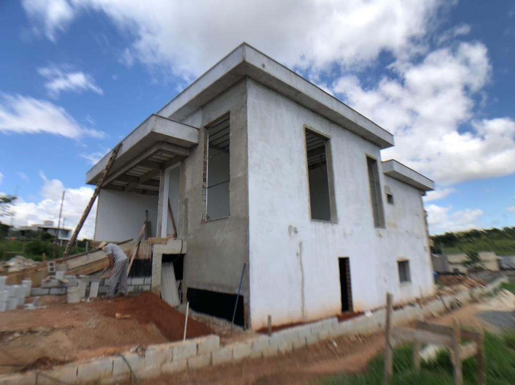 Casa à venda com 4 quartos, 266m² - Foto 3