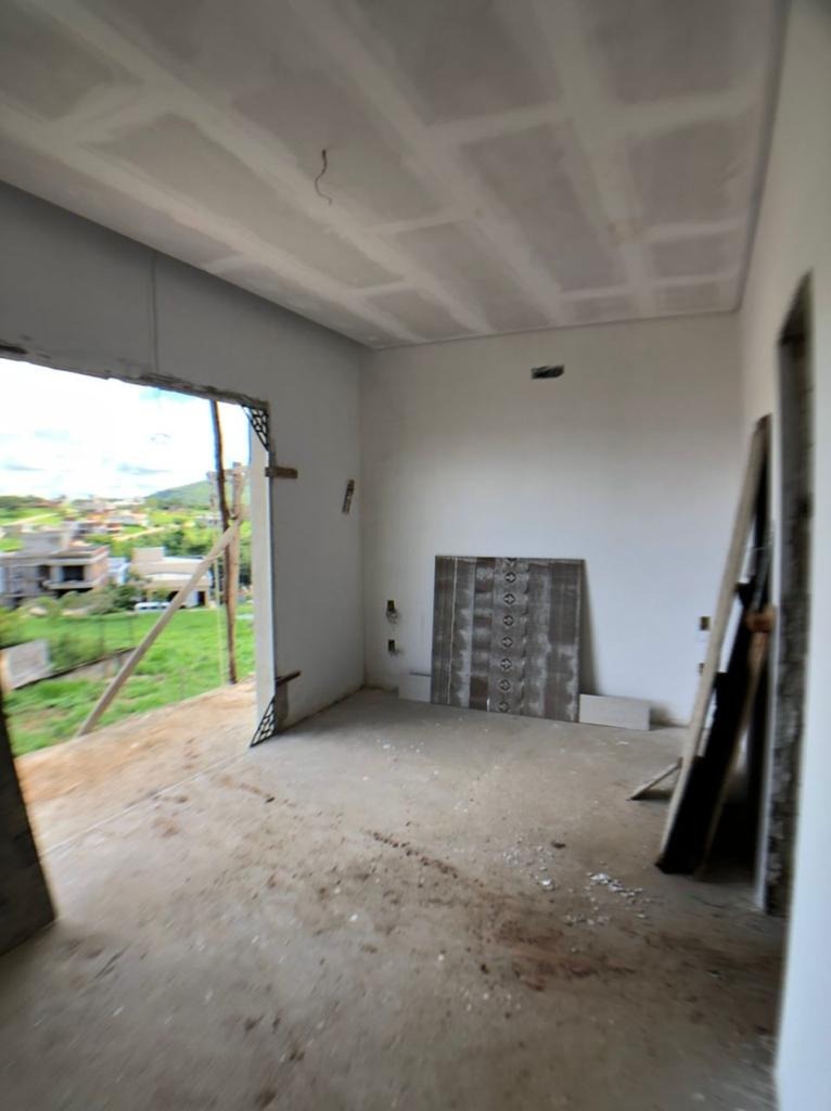 Casa à venda com 4 quartos, 266m² - Foto 9