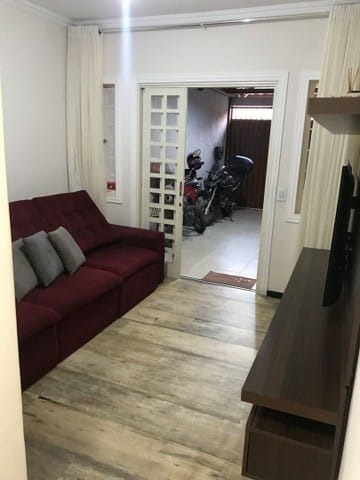 Casa à venda com 2 quartos, 65m² - Foto 1