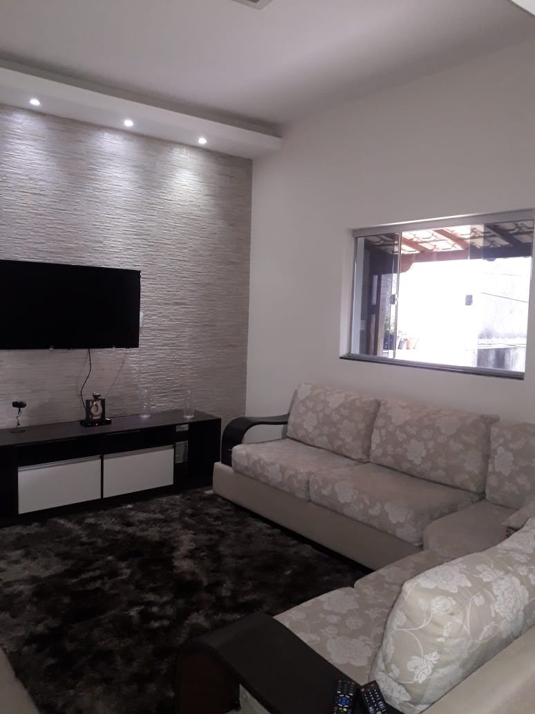 Casa à venda com 3 quartos, 160m² - Foto 1