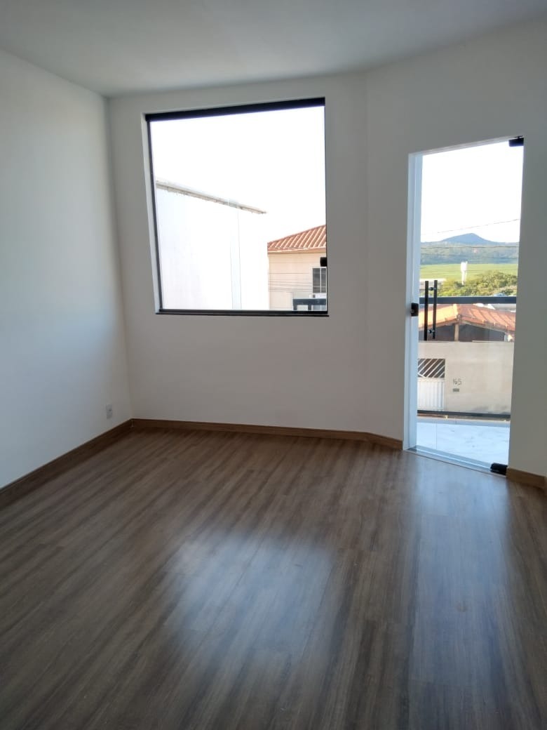 Casa à venda com 3 quartos, 82m² - Foto 11