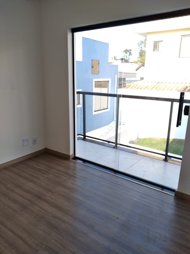 Casa à venda com 3 quartos, 100m² - Foto 7