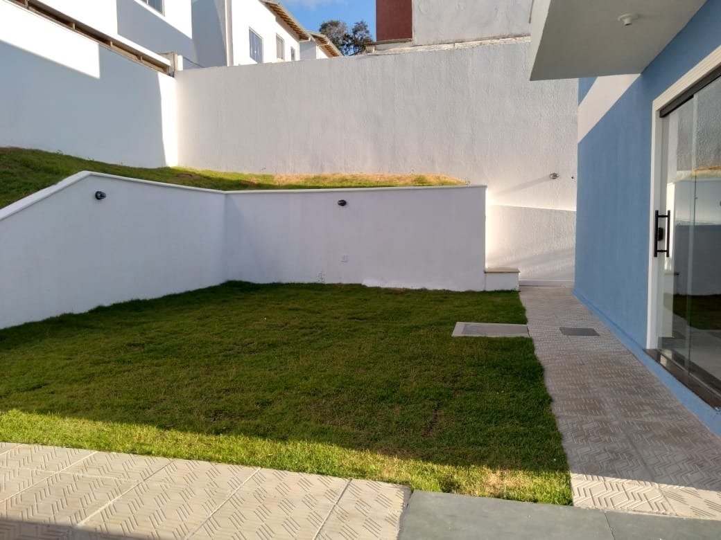 Casa à venda com 3 quartos, 100m² - Foto 5