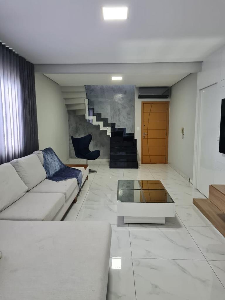 Cobertura à venda com 3 quartos, 200m² - Foto 1