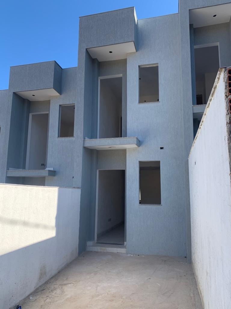 Casa à venda com 2 quartos, 52m² - Foto 2