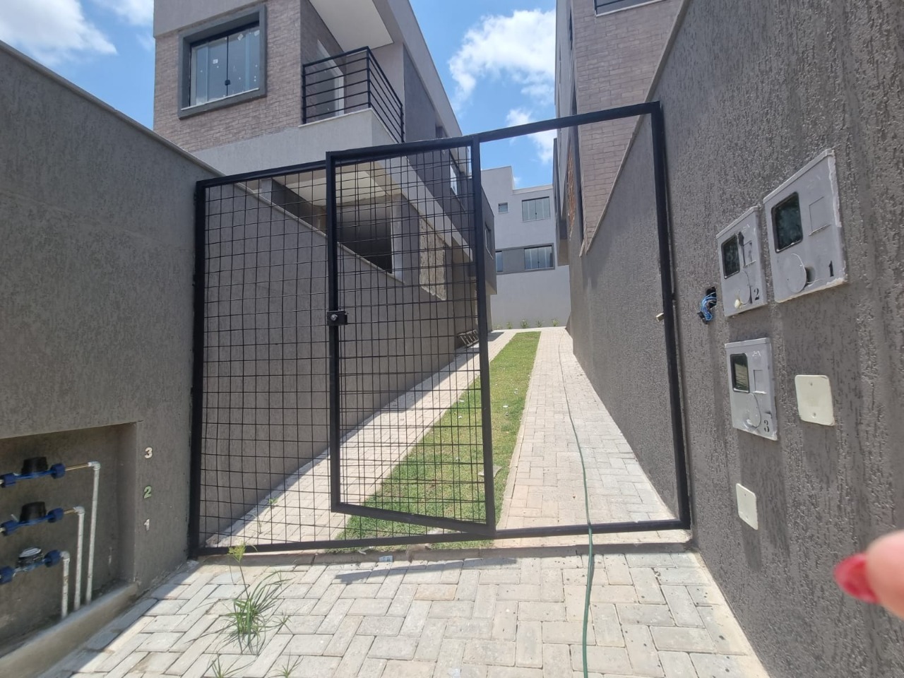 Casa à venda com 3 quartos, 100m² - Foto 2