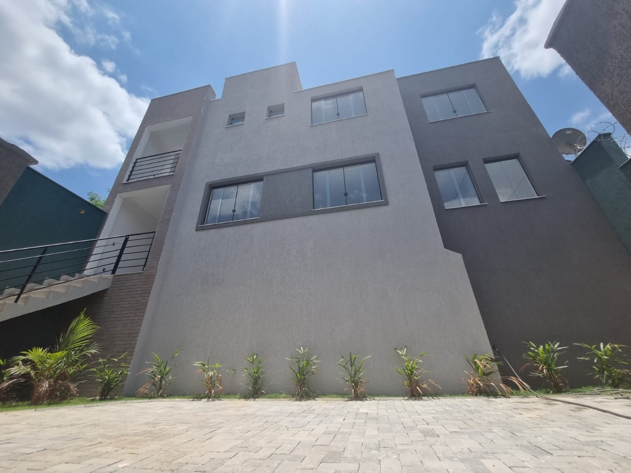 Casa à venda com 3 quartos, 100m² - Foto 3