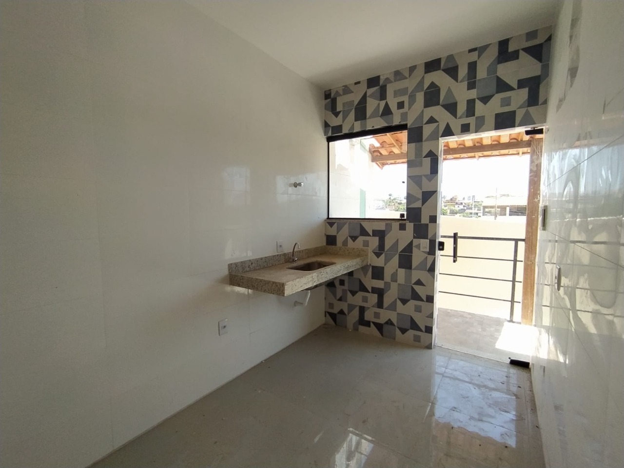 Casa à venda com 2 quartos, 61m² - Foto 9