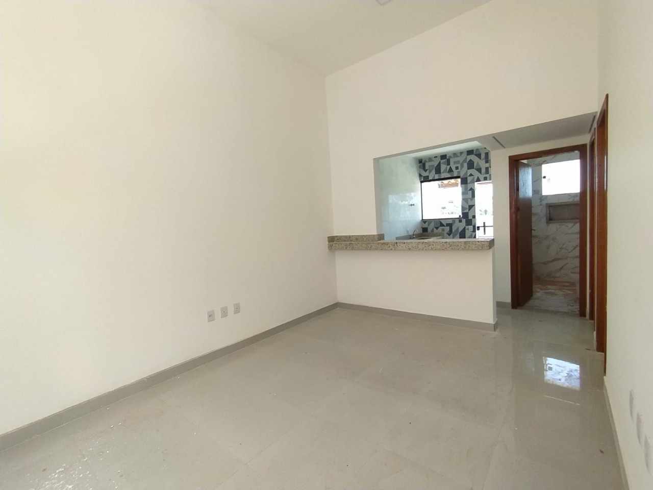 Casa à venda com 2 quartos, 61m² - Foto 4