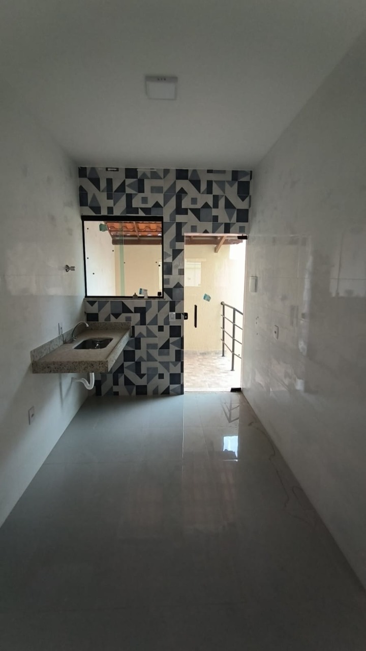 Casa à venda com 2 quartos, 61m² - Foto 11