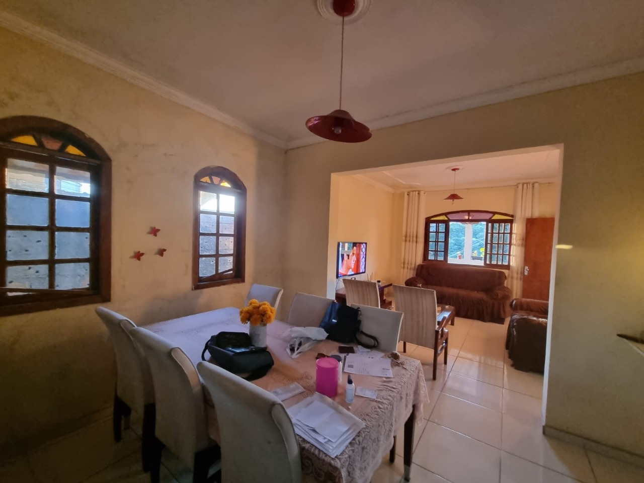 Casa à venda com 4 quartos, 200m² - Foto 1