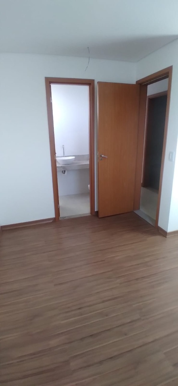 Apartamento à venda com 3 quartos, 133m² - Foto 3