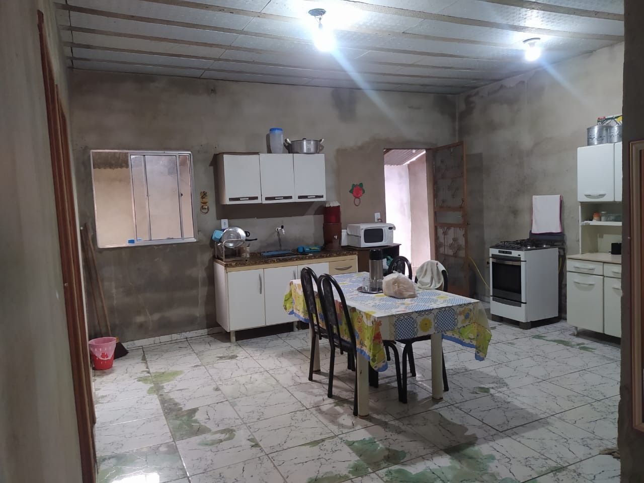 Casa à venda com 3 quartos, 100m² - Foto 5