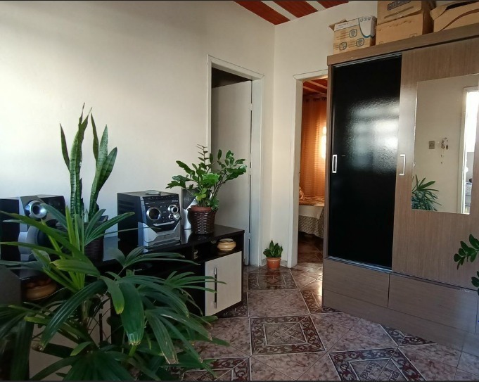 Casa à venda com 6 quartos, 200m² - Foto 6