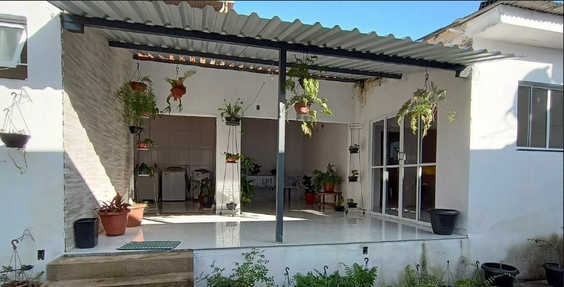 Casa à venda com 6 quartos, 200m² - Foto 12