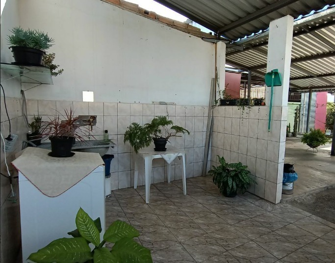 Casa à venda com 6 quartos, 200m² - Foto 13