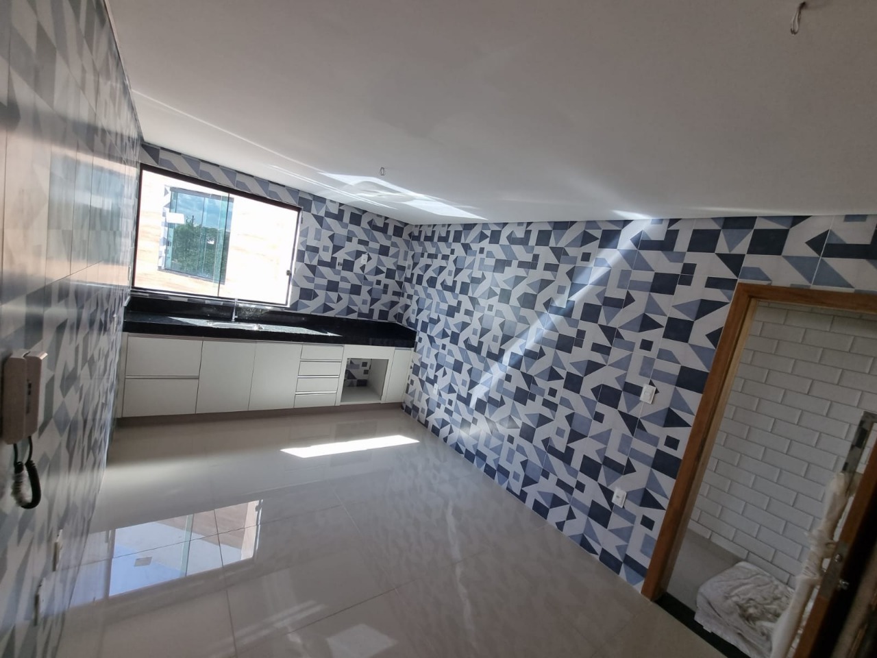 Apartamento à venda com 2 quartos, 98m² - Foto 2