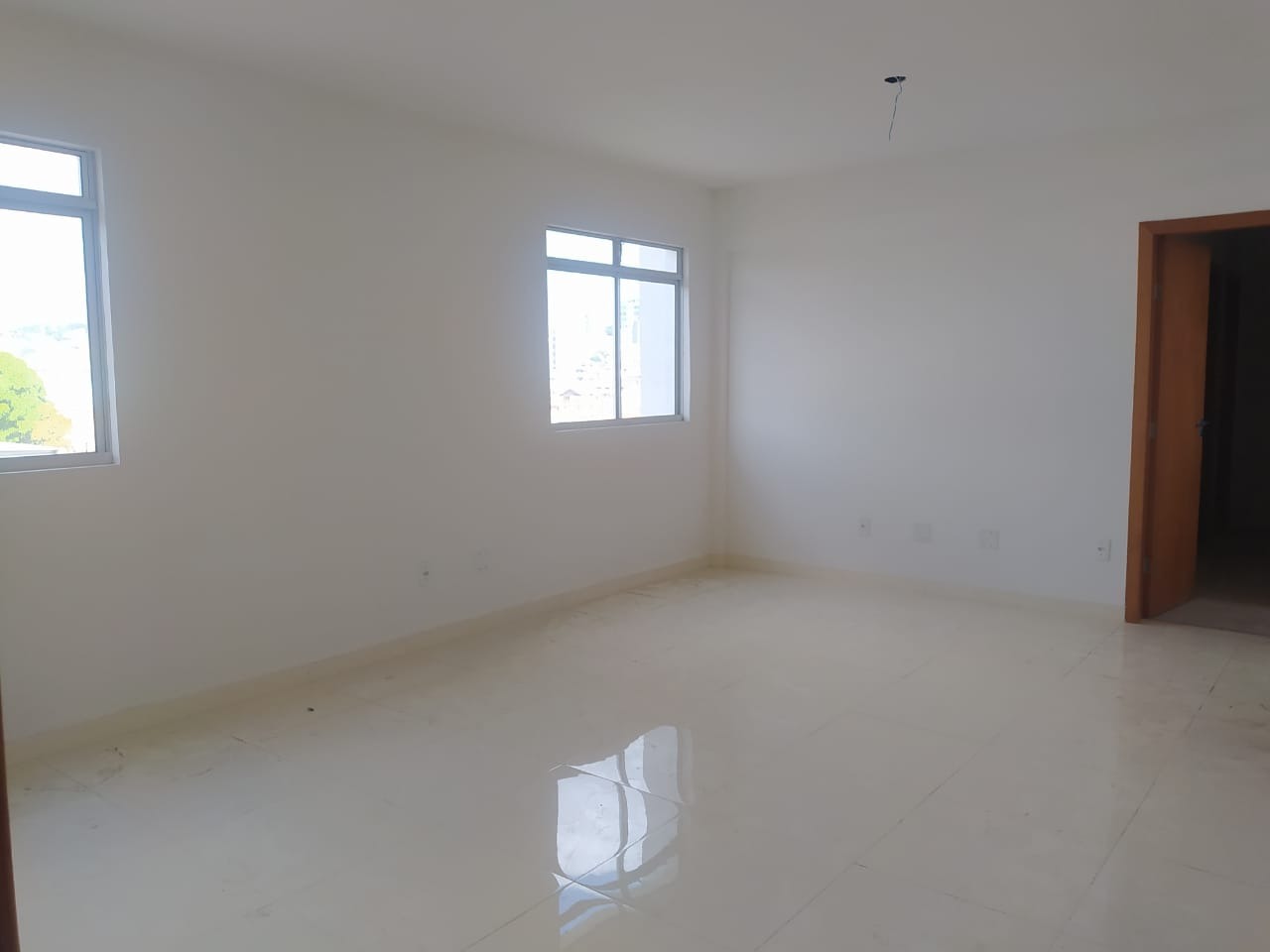 Apartamento à venda com 3 quartos, 100m² - Foto 1