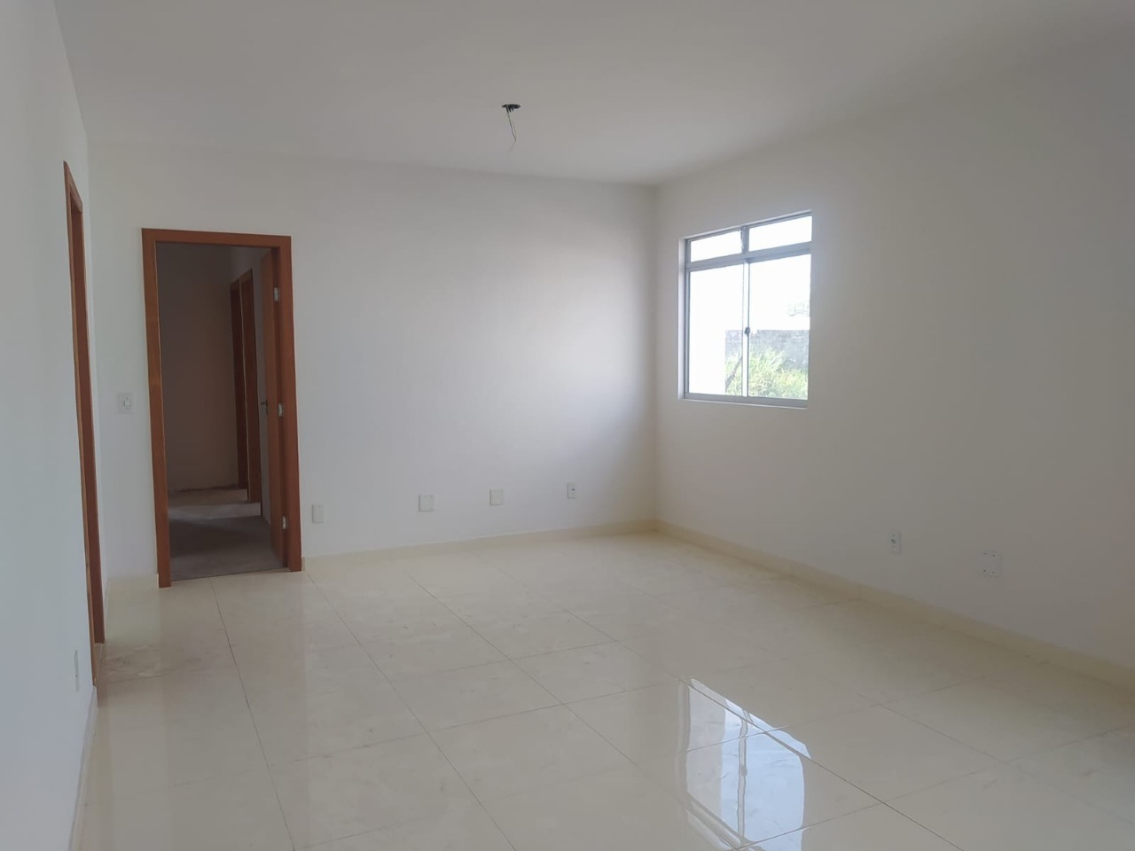 Apartamento à venda com 3 quartos, 100m² - Foto 2