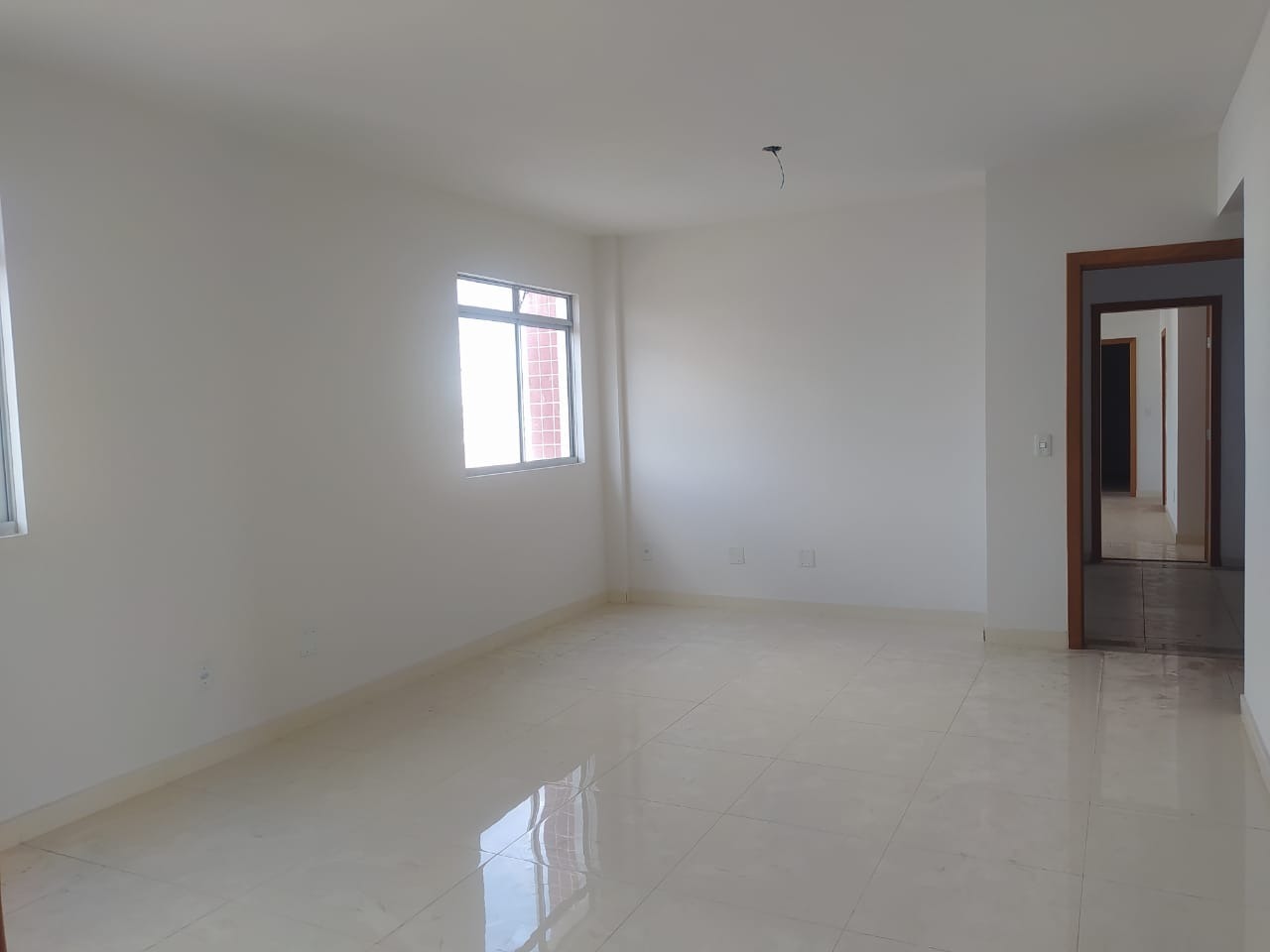 Apartamento à venda com 3 quartos, 100m² - Foto 3