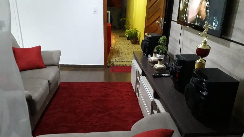 Casa à venda com 2 quartos, 90m² - Foto 2