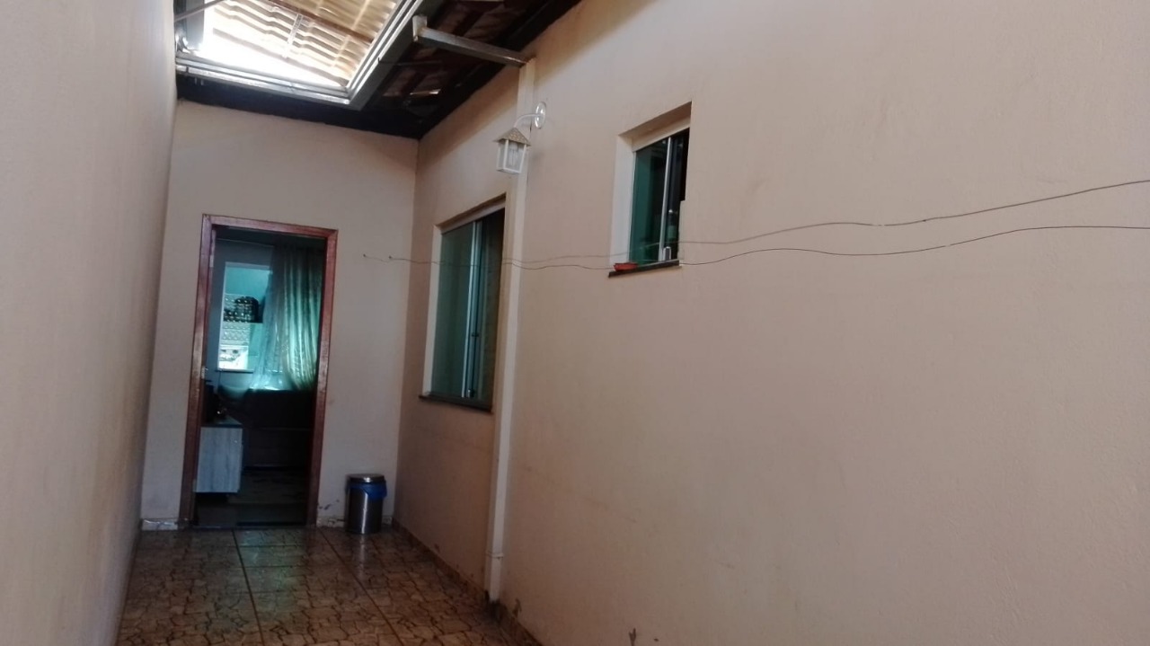 Casa à venda com 2 quartos, 90m² - Foto 5