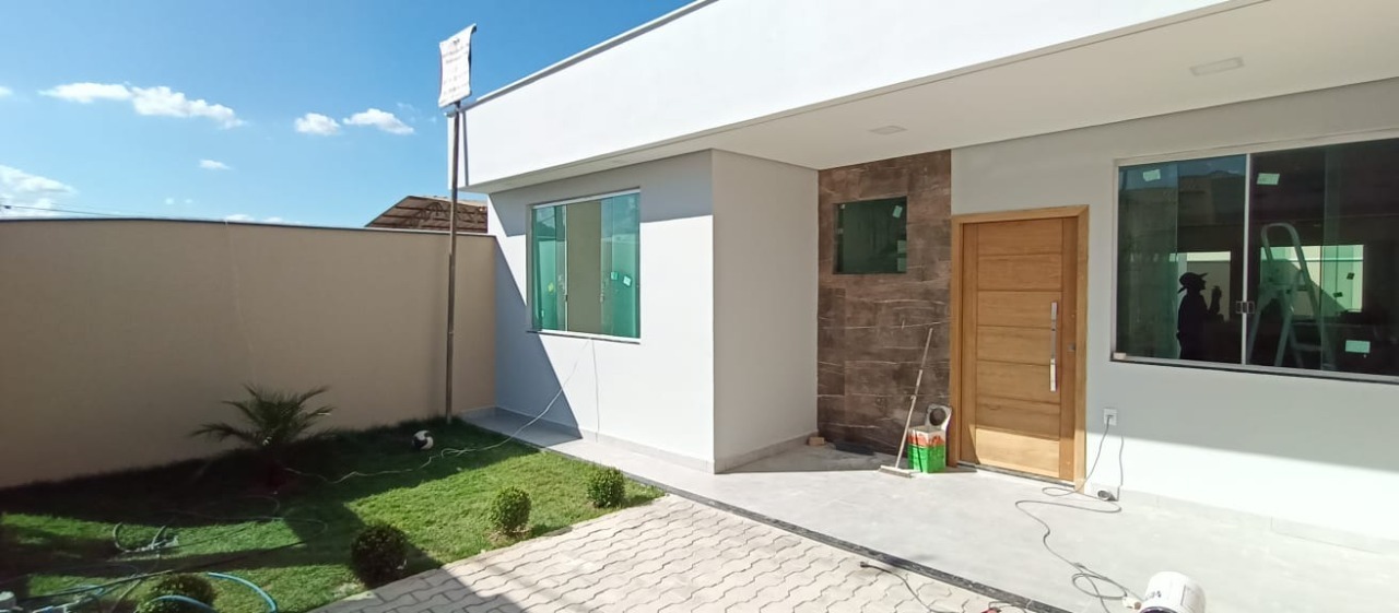 Casa à venda com 3 quartos, 90m² - Foto 2