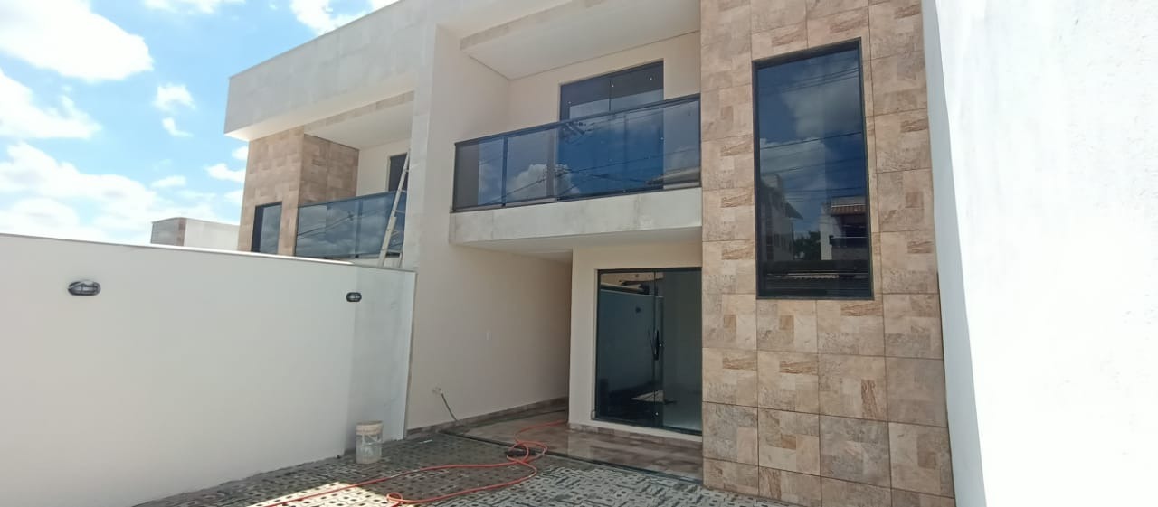 Casa à venda com 3 quartos, 130m² - Foto 1