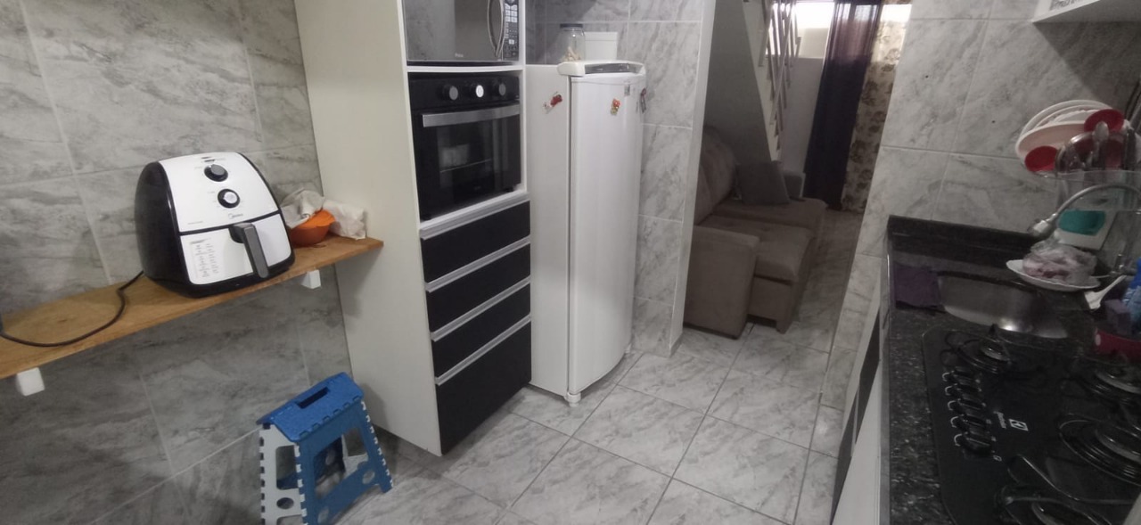 Casa à venda com 2 quartos, 60m² - Foto 10