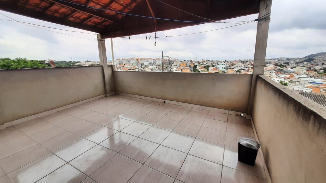 Casa à venda com 2 quartos, 180m² - Foto 2