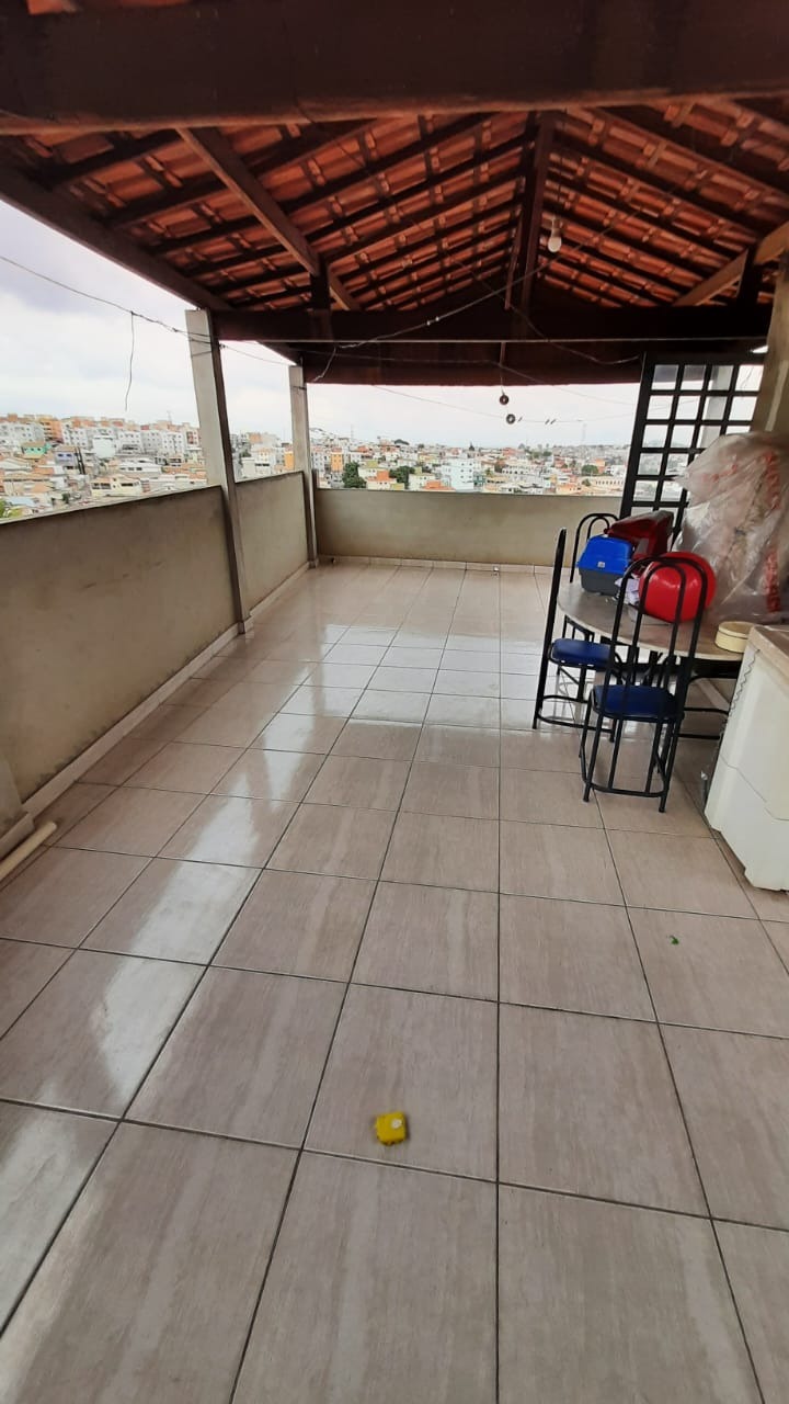 Casa à venda com 2 quartos, 180m² - Foto 3