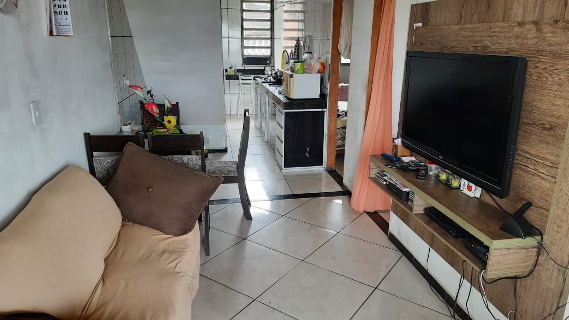 Casa à venda com 2 quartos, 180m² - Foto 1