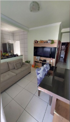 Casa à venda com 2 quartos, 70m² - Foto 1