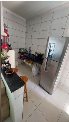 Casa à venda com 2 quartos, 70m² - Foto 3