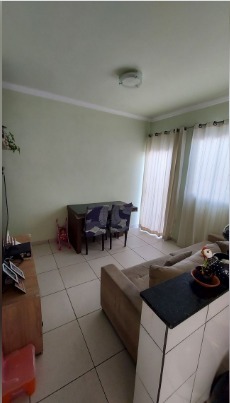 Casa à venda com 2 quartos, 70m² - Foto 2