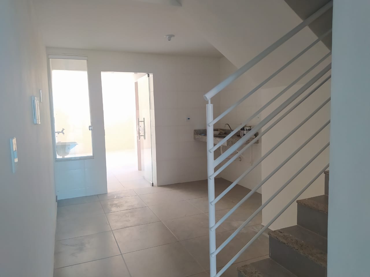 Casa à venda com 2 quartos, 60m² - Foto 7